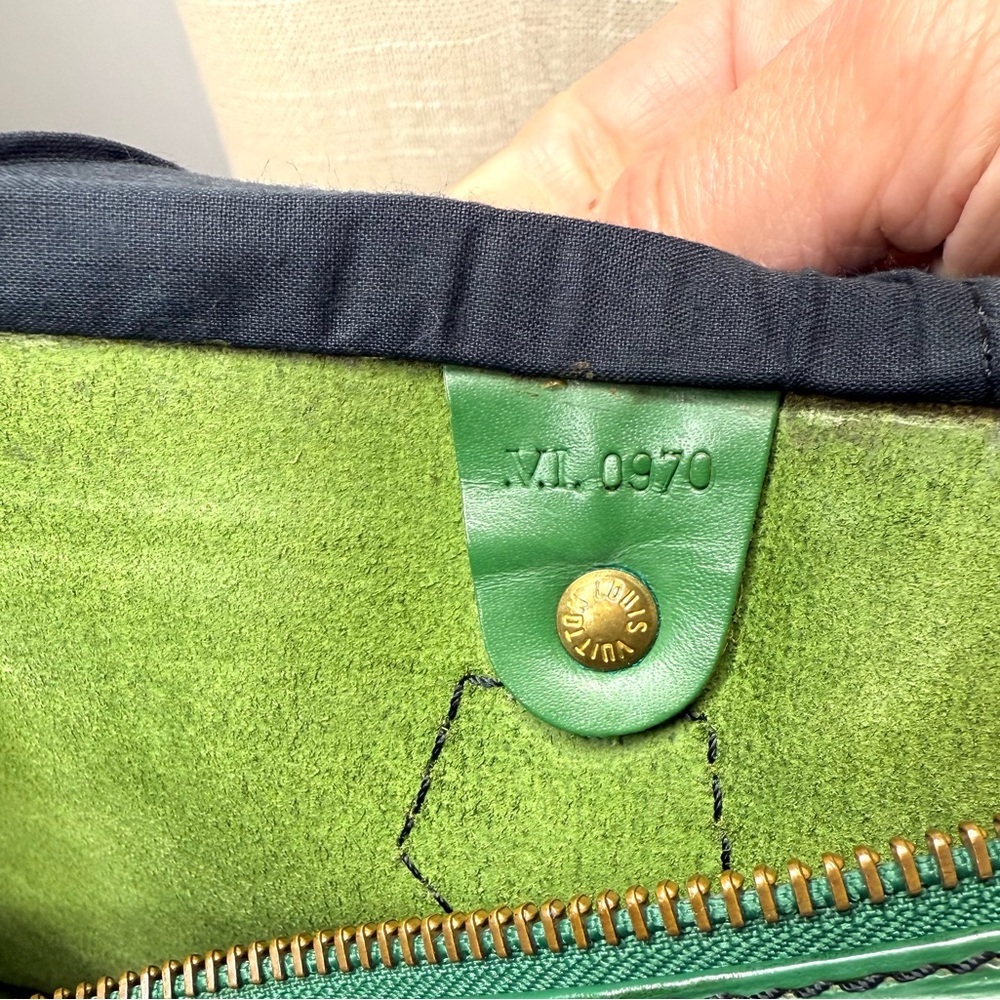 Authentic Louis Vuitton Speedy 35 satchel bag Epi Green Leather M42994 - Picture 16 of 16